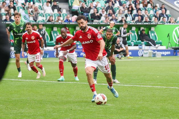 05.09.2026, xgox, Fussball - 2.Bundesliga VfL Wolfsburg - FC Energie Cottbus emspor, v.l. Tor zum 3:3 per Elfmeter duch Tolcay Cigerci (Cottbus, 10) (DFL DFB REGULATIONS PROHIBIT ANY USE OF PHOTOGRAPHS as IMAGE SEQUENCES and or QUASI-VIDEO) Wolfsburg *** September 5, 2026, xgox, Soccer, 2. Bundesliga, VfL Wolfsburg vs. FC Energie Cottbus, emspor, from left: Tolcay Cigerci of Cottbus scores the 3-3 goal on a penalty kick, 10 DFL DFB REGULATIONS PROHIBIT ANY USE OF PHOTOGRAPHS AS IMAGE SEQUENCES AND OR QUASI-VIDEO Wolfsburg