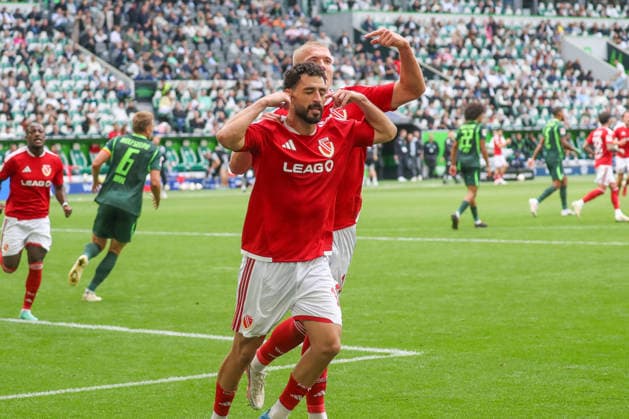 05.09.2026, xgox, Fussball - 2.Bundesliga VfL Wolfsburg - FC Energie Cottbus emspor, v.l. Jubel nach dem 3:3 per Elfmeter durch Tolcay Cigerci (Cottbus, 10) (DFL DFB REGULATIONS PROHIBIT ANY USE OF PHOTOGRAPHS as IMAGE SEQUENCES and or QUASI-VIDEO) Wolfsburg *** September 5, 2026, xgox, Soccer, 2. Bundesliga: VfL Wolfsburg vs. FC Energie Cottbus, emspor, from left: Celebrations after the 3-3 tie following a penalty kick by Tolcay Cigerci (Cottbus), 10 DFL and DFB regulations prohibit any use of photographs as image sequences and or quasi-video in Wolfsburg