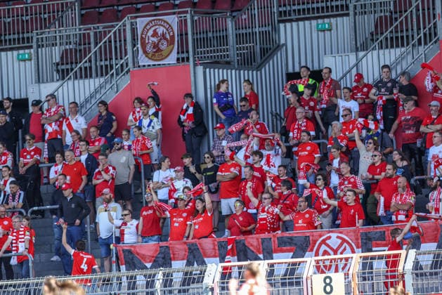 GER, Mainz, FSV Mainz 05 vs 1. FC Köln, Google Pixel Frauen Bundesliga, Fussball, DFB, Spielzeit 2026 2027, Bruchwegstadion, 3. Spieltag im Bild: Fans Mainz 05 Frauen DFB DFL REGULATIONS PROHIBIT ANY USE OF PHOTOGRAPHS AS IMAGE SEQUENCES AND OR QUASI-VIDEO, 05.09.2026 *** GER, Mainz, FSV Mainz 05 vs. 1. FC Köln, Google Pixel Women s Bundesliga, Soccer, DFB, 2026–2027 Season, Bruchwegstadion, Matchday 3 in Pictures: Mainz 05 Women Fans. DFB and DFL regulations prohibit any use of photographs as image sequences and or quasi-video, May 9, 2026 Copyright: HMBxMedia HendrikxHamelau