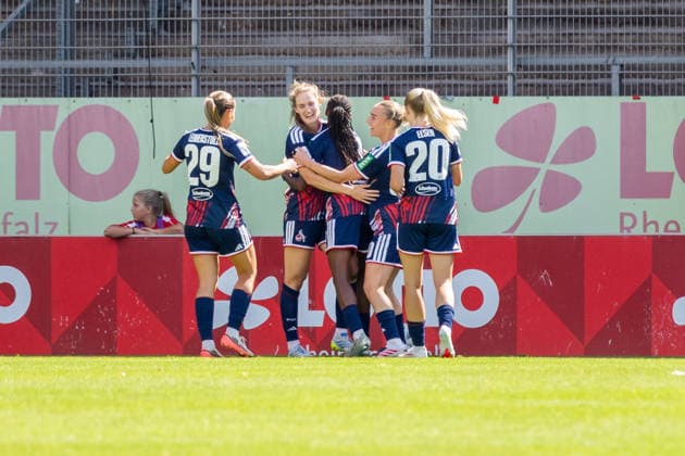 Jubel zum Tor zum 0:1 durch Taylor Ziemer (1. FC Koeln, 18), GER, 1. FSV Mainz 05 vs. 1. FC Koeln, Fussball, Google Pixel Frauen-Bundesliga, 3. Spieltag, Saison 2026 2027, 05.09.2026, DFB REGULATIONS PROHIBIT ANY USE OF PHOTOGRAPHS AS IMAGE SEQUENCES AND OR QUASI-VIDEO, GER, 1. FSV Mainz 05 vs. 1. FC Koeln, Fussball, Google Pixel Frauen-Bundesliga, 3. Spieltag, Saison 2026 2027, 05.09.2026 Mainz *** Celebration following Taylor Ziemer s goal to make it 0–1, 1. FC Köln, 18, GER, 1. FSV Mainz 05 vs. 1. FC Köln, Soccer, Google Pixel Women s Bundesliga, Matchday 3, 2026–2027 Season, September 5, 2026, DFB regulations prohibit any use of photographs as image sequences and or quasi-video, GER, 1 FSV Mainz 05 vs. 1 FC Cologne, Soccer, Google Pixel Women’s Bundesliga, Matchday 3, 2026–2027 Season, September 5, 2026, Mainz Copyright: xEibner-Pressefoto J-NxGroemlingx EP_JGG