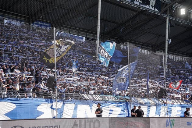Deutschland: Fussball Saison 2026 2027 , 3. Liga , 4. Spieltag , SV Waldhof Mannheim 07 vs. SC Verl - Carl-Benz-Stadion (Mannheim) : Zuschauer, Stadion, Fans, Tribüne, Schals, Fahnen, Banner Mannheim Carl-Benz-Stadion Deutschland Germany Copyright: xBennetxLongx