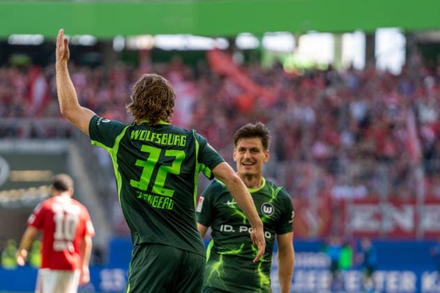 Deutschland: Fussball 2. Bundesliga, 4. Spieltag 2026 2027, VfL Wolfsburg - Energie Cottbus am 05.09.2026 in Wolfsburg (Volkswagen Arena): Tor zum 4:3 Mattias Svanberg (VfL Wolfsburg, 32) Jubel, Freude, Torjubel, Emotionen *** German Soccer 2. Bundesliga, Matchday 4, 2026–2027, VfL Wolfsburg vs. Energie Cottbus on September 5, 2026, at the Volkswagen Arena in Wolfsburg; goal for a 4–3 victory by Mattias Svanberg of VfL Wolfsburg, age 32; celebration, joy, goal celebration, emotions Copyright: xSvenxHeidmannx
