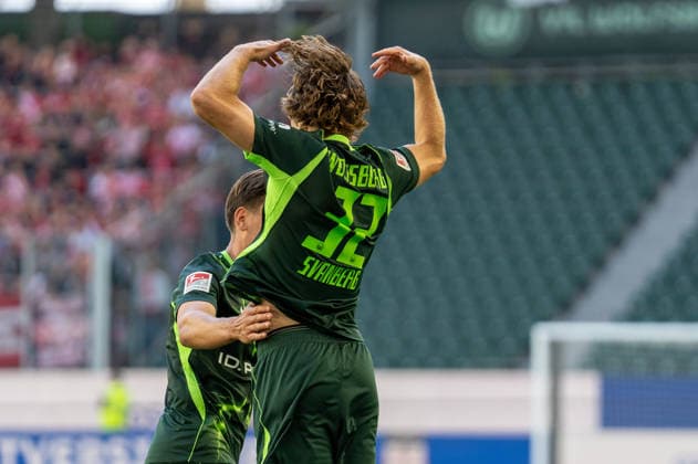 Deutschland: Fussball 2. Bundesliga, 4. Spieltag 2026 2027, VfL Wolfsburg - Energie Cottbus am 05.09.2026 in Wolfsburg (Volkswagen Arena): Tor zum 4:3 Mattias Svanberg (VfL Wolfsburg, 32) Jubel, Freude, Torjubel, Emotionen *** German Soccer 2. Bundesliga, Matchday 4, 2026–2027, VfL Wolfsburg vs. Energie Cottbus on September 5, 2026, at the Volkswagen Arena in Wolfsburg; goal for a 4–3 victory by Mattias Svanberg of VfL Wolfsburg, age 32; celebration, joy, goal celebration, emotions Copyright: xSvenxHeidmannx