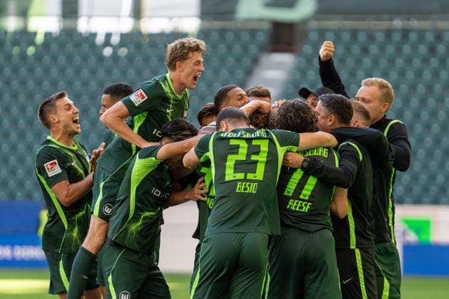 Deutschland: Fussball 2. Bundesliga, 4. Spieltag 2026 2027, VfL Wolfsburg - Energie Cottbus am 05.09.2026 in Wolfsburg (Volkswagen Arena): Tor zum 4:3 Mattias Svanberg (VfL Wolfsburg, 32) Jubel, Freude, Torjubel, Emotionen *** German Soccer 2. Bundesliga, Matchday 4, 2026–2027, VfL Wolfsburg vs. Energie Cottbus on September 5, 2026, at the Volkswagen Arena in Wolfsburg; goal for a 4–3 victory by Mattias Svanberg of VfL Wolfsburg, age 32; celebration, joy, goal celebration, emotions Copyright: xSvenxHeidmannx