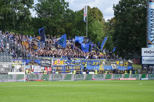 Deutschland: Fussball, 3. Liga, 4. Spieltag, Hänsch-Arena, SV Meppen vs. 1. FC Saarbrücken: Saarbrücken Fans im Gästeblock in Meppen. Copyright: xMichelxWittex