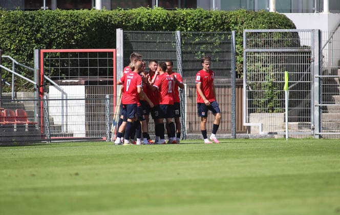 Fussball, Herren, Regionalliga Bayern, Saison 2026 2027, SpVgg Unterhaching - FC Augsburg II, Amateure 3:0 durch Marinus Spann (SpVgg Unterhaching) Tor, Jubel