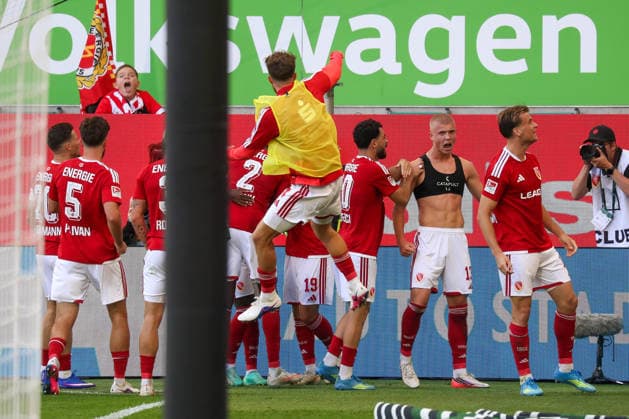 05.09.2026, xgox, Fussball - 2.Bundesliga VfL Wolfsburg - FC Energie Cottbus emspor, v.l. Jubel nach dem 4:4 durch Dmytro Bogdanov (Cottbus, 13) (DFL DFB REGULATIONS PROHIBIT ANY USE OF PHOTOGRAPHS as IMAGE SEQUENCES and or QUASI-VIDEO) Wolfsburg *** September 5, 2026, xgox, Soccer, 2. Bundesliga, VfL Wolfsburg vs. FC Energie Cottbus, emspor, from left: Celebrations after the 4-4 goal by Dmytro Bogdanov (Cottbus), 13 DFL and DFB regulations prohibit any use of photographs as image sequences and or quasi-video in Wolfsburg