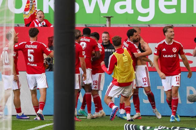 05.09.2026, xgox, Fussball - 2.Bundesliga VfL Wolfsburg - FC Energie Cottbus emspor, v.l. Jubel nach dem 4:4 durch Dmytro Bogdanov (Cottbus, 13) (DFL DFB REGULATIONS PROHIBIT ANY USE OF PHOTOGRAPHS as IMAGE SEQUENCES and or QUASI-VIDEO) Wolfsburg *** September 5, 2026, xgox, Soccer, 2. Bundesliga, VfL Wolfsburg vs. FC Energie Cottbus, emspor, from left: Celebrations after the 4-4 goal by Dmytro Bogdanov (Cottbus), 13 DFL and DFB regulations prohibit any use of photographs as image sequences and or quasi-video in Wolfsburg
