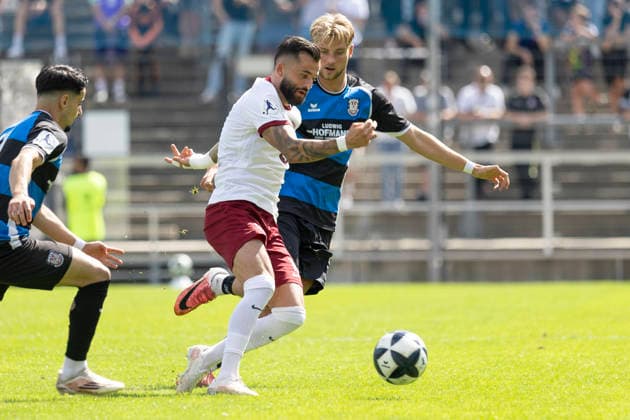 Regionalliga Südwest: FSV Frankfurt - Kickers Offenbach, 05.09.2026 Keanu Staude (Kickers Offenbach 11) und Phil Kemper (FSV Frankfurt 5) im Zweikampf um den Ball, FSV Frankfurt - Kickers Offenbach, Frankfurt, BBBank Arena, 5.9.2026 Copyright: xBEAUTIFULxSPORTS Gawlikx
