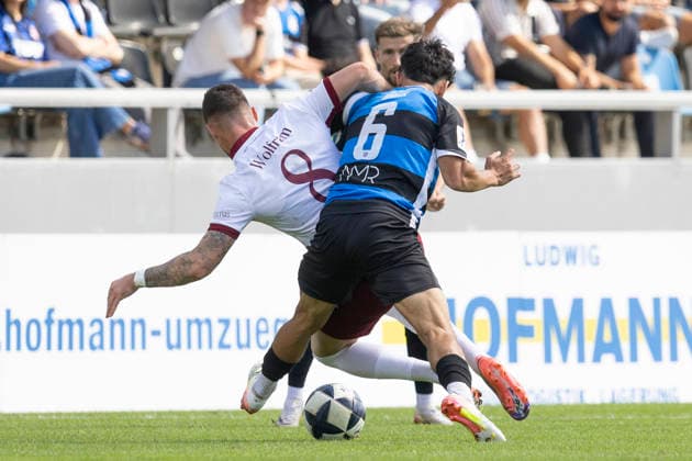 Regionalliga Südwest: FSV Frankfurt - Kickers Offenbach, 05.09.2026 Maximilian Wolfram (Kickers Offenbach 8) und Elias Breir (FSV Frankfurt 6) im zweikampf um den Ball, FSV Frankfurt - Kickers Offenbach, Frankfurt, BBBank Arena, 5.9.2026 Copyright: xBEAUTIFULxSPORTS Gawlikx