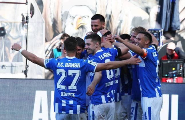 FC Hansa Rostock- Wehen Wiesbaden Rostock, 05.09.2026, Fußball 3.Liga FC Hansa Rostock- Wehen Wiesbaden 1-0 Lukas Wallner FC Hansa Rostock jubelt m. Rostock Ostseestadion Mecklenburg-Vorpommern Deutschland