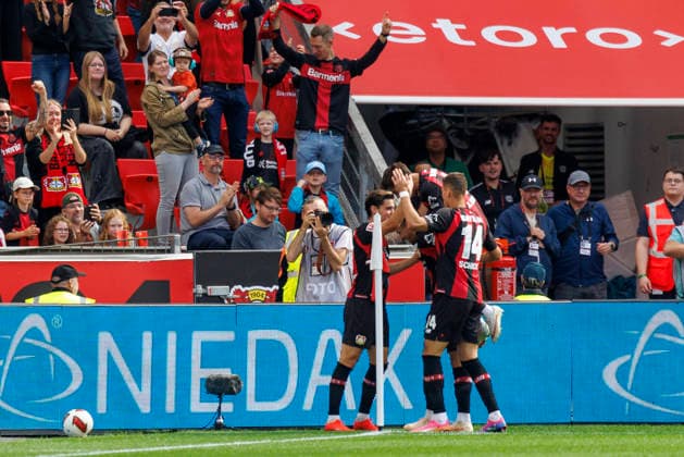 LEVERKUSEN, GERMANY - SEPTEMBER 5, 2026 : Equi Fernández (Bayer 04 Leverkusen, 6) celebrates his goal—making it 1–0 together with his teammates during the German Bundesliga match on gameday 2 between Bayer 04 Leverkusen vs. 1. FC Union Berlin at BayArena on September 5, 2026 in Leverkusen, Germany. DFL REGULATIONS PROHIBIT ANY USE OF PHOTOGRAPHS AS IMAGE SEQUENCES AND OR QUASI-VIDEO. Northrhine-Westphalia Germany Copyright: xAxelxKohringx