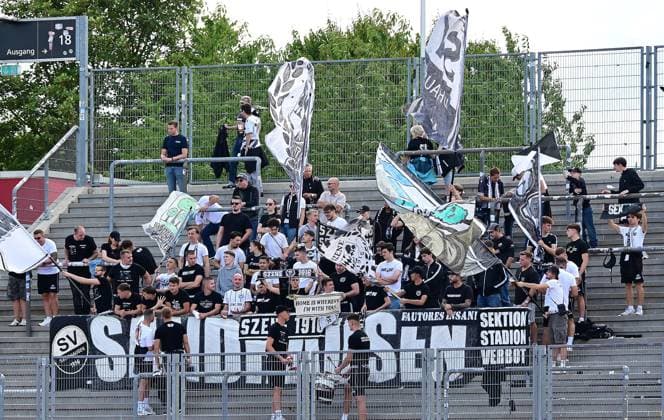 05.09.2026 xkhx Kassel, Auestadion Regionalliga Südwest Saison 2026 2027 KSV Hessen Kassel - SV Sandhausen Fans des SV Sanhausen