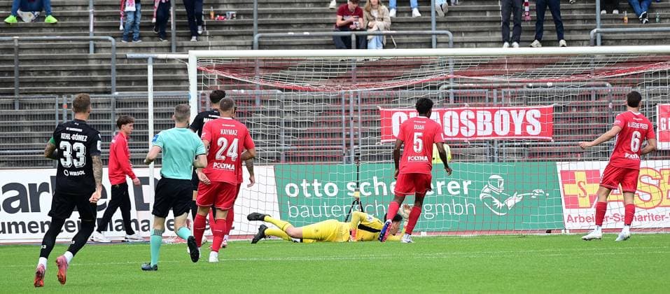 05.09.2026 xkhx Kassel, Auestadion Regionalliga Südwest Saison 2026 2027 KSV Hessen Kassel - SV Sandhausen Torjubel nach dem Tor zum 1:0 durch Phil Halbauer (Sandhausen)