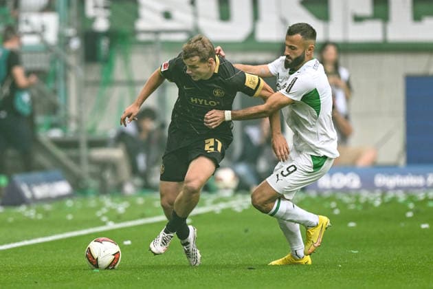 v. li. im Zweikampf Lasse Günther Guenther (Elversberg 21) Franck Honorat (Moenchengladbach 9) 05.09.2026 ¢ Fussball ¢ Borussia Moenchengladbach vs SV Elversberg, Borussia-Park, Moenchengladbach, DFB DFL REGULATIONS PROHIBIT ANY USE OF PHOTOGRAPHS AS IMAGE SEQUENCES AND OR QUASI-VIDEO NRW Germany *** From left: Lasse Günther (Elversberg 21) and Franck Honorat (Mönchengladbach 9) in a one-on-one duel, May 9, 2026 ¢ Soccer ¢ Borussia Mönchengladbach vs. SV Elversberg, Borussia Park, Mönchengladbach, DFB and DFL regulations prohibit any use of photographs as image sequences and or quasi-video. NRW, Germany Copyright: xpepphotox xHorstxMauelshagenx pep00321, pep_20260905_hm