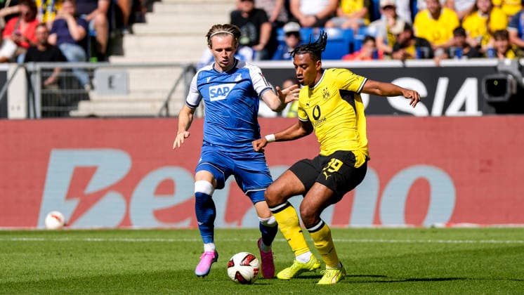 v.li.: Patrick Wimmer (Hoffenheim, 8), Filippo Mane (BVB, 39), Zweikampf, Spielszene, Duell, duel, tackle, tackling, Dynamik, Action, Aktion, 05.09.2026, Sinsheim (Deutschland), Fussball, Bundesliga, TSG 1899 Hoffenheim - Borussia Dortmund, DFB DFL REGULATIONS PROHIBIT ANY USE OF PHOTOGRAPHS AS IMAGE SEQUENCES AND OR QUASI-VIDEO. *** From left: Patrick Wimmer (Hoffenheim), 8; Filippo Mane (BVB), 39; tackle, game scene, duel, tackle, tackling, dynamism, action, 05 09 2026, Sinsheim, Germany, soccer, Bundesliga, TSG 1899 Hoffenheim, Borussia Dortmund, DFB and DFL regulations prohibit any use of photographs as image sequences and or quasi-video xozx