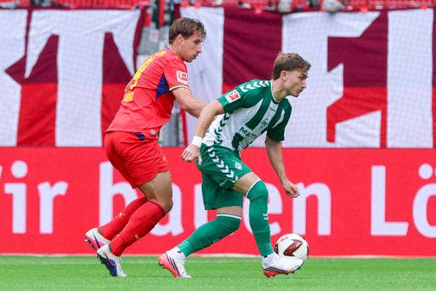Willi Orban (RB Leipzig) und Ivan San Jose Cantalejo Chuki (Werder Bremen) kaempfen um den Ball waehrend des Spiels der 1. Bundesliga zwischen SV Werder Bremen und RB Leipzig, Weserstadion am 05. September 2026 in Bremen, Deutschland. (Foto von Marco Steinbrenner DeFodi Images) +++ Willi Orban (RB Leipzig) und Ivan San Jose Cantalejo Chuki (Werder Bremen) battle for the ball during the Bundesliga match between SV Werder Bremen and RB Leipzig at Weserstadion on September 5, 2026 in Bremen, Germany. (Photo by Marco Steinbrenner DeFodi Images) DFB DFL REGULATIONS PROHIBIT ANY USE OF PHOTOGRAPHS AS IMAGE SEQUENCES AND OR QUASI-VIDEO. (Photo by Marco Steinbrenner DeFodi Images) - *** Willi Orban of RB Leipzig and Ivan San Jose Cantalejo Chuki of Werder Bremen battle for the ball during the Bundesliga match between SV Werder Bremen and RB Leipzig at Weserstadion on September 5, 2026, in Bremen, Germany. Photo by Marco Steinbrenner, DeFodi Images. Willi Orban of RB Leipzig and Ivan San Jose Cantalejo Chuki of Werder Bremen battle for the ball during the Bundesliga match between SV Werder Bremen and RB Leipzig at Weserstadion on September 5, 2026 in Bremen, Germany. Photo by Marco Steinbrenner, DeFodi Images. DFB and DFL regulations prohibit any use of photographs as image sequences and or quasi-video. Photo by Marco Steinbrenner, DeFodi Images
