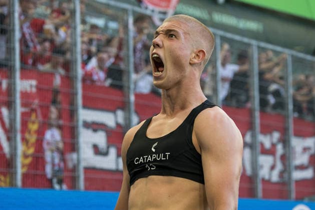 Sport Bilder des Tages Wolfsburg, Deutschland 05. September 2026: 2. BL - 2026 2027 - Sp. 4 - VfL Wolfsburg gegen FC Energie Cottbus Im Bild: Dmytro Bogdanov (Energie Cottbus) jubelt nach seinem Tor zum 4:4 DFL DFB regulations prohibit any use of photographs as image sequences and or quasi-video. Volkswagen Arena Niedersachsen *** Wolfsburg, Germany, September 5, 2026, 2. Bundesliga 2026–2027, Matchday 4: VfL Wolfsburg vs. FC Energie Cottbus. Pictured: Dmytro Bogdanov of Energie Cottbus celebrates after scoring the 4–4 goal. DFL and DFB regulations prohibit any use of photographs as image sequences and or quasi-video. Volkswagen Arena Lower Saxony Copyright: xFotostandx xWeilandx