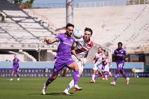 FiorentinaÕs Joao Mario fights for the ball with TorinoÕs Alessio Cacciamani during the Serie A soccer match between Fiorentina and Torino at the Artemio Franchi Stadium in Florence, north Italy - Saturday, September 5, 2026 -  Copyright: xMassimoxPaolone LaPressex