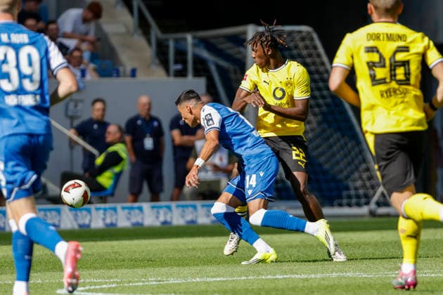 Adam Daghim (TSG Hoffenheim, 14) und Joane Gadou (BVB Dortmund, 22) im Kampf um den Ball , Deutschland, Fussball, 1. Bundesliga, 2.Spieltag, 2026 2027, TSG Hoffenheim vs. Borussia Dortmund, 05.09.2026, Sinsheim SNP Arena Deutschland *** Adam Daghim of TSG Hoffenheim, 14, and Joane Gadou of BVB Dortmund, 22, battling for the ball; Germany, soccer, Bundesliga 1, Matchday 2, 2026–2027, TSG Hoffenheim vs. Borussia Dortmund, September 5, 2026, Sinsheim SNP Arena, Germany Copyright: xGrantxHubbsx