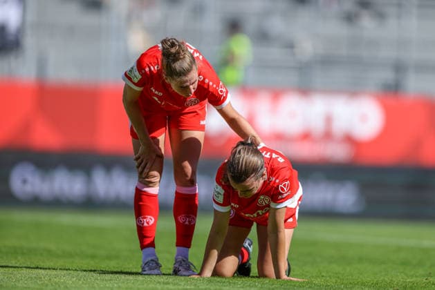 GER, Mainz, FSV Mainz 05 vs 1. FC Köln, Google Pixel Frauen Bundesliga, Fussball, DFB, Spielzeit 2026 2027, Bruchwegstadion, 3. Spieltag im Bild: Enttäuschung und Frust nach der Niederlage bei Johanna Berg (Mainz 05 Frauen 9) und Kara Bathmann (Mainz 05 Frauen 4) DFB DFL REGULATIONS PROHIBIT ANY USE OF PHOTOGRAPHS AS IMAGE SEQUENCES AND OR QUASI-VIDEO, 05.09.2026 *** GER, Mainz, FSV Mainz 05 vs. 1. FC Köln, Google Pixel Women s Bundesliga, Soccer, DFB, 2026–2027 Season, Bruchwegstadion, Matchday 3 in Pictures: Disappointment and frustration after the loss. Johanna Berg (Mainz 05 Women 9) and Kara Bathmann (Mainz 05 Women 4). DFB DFL REGULATIONS PROHIBIT ANY USE OF PHOTOGRAPHS AS IMAGE SEQUENCES AND OR QUASI-VIDEO, September 5, 2026 Copyright: HMBxMedia HendrikxHamelau