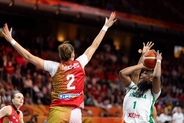 Grace Efosa-Aguebor (Nigeria, 01) beim Wurf, Virag Takacs-Kiss (Ungarn, 02), GER, Nigeria vs. Ungarn, Basketball, FIBA Women s World Cup 2026, Gruppenphase, Spieltag 2, 05.09.2026 GER, Nigeria vs. Ungarn, Basketball, FIBA Women s World Cup 2026, Gruppenphase, Spieltag 2, 05.09.2026 Berlin Copyright: xEibner-Pressefoto MaxxVincenx EP_MVN
