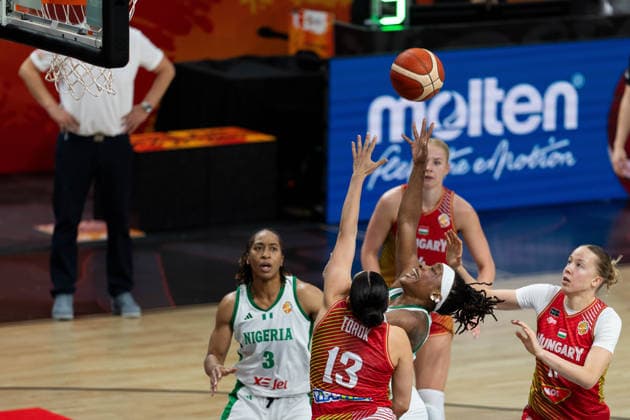 Ezinne Kalu (Nigeria, 23) beim Korbleger, Agnes Torok (Ungarn, 13), GER, Nigeria vs. Ungarn, Basketball, FIBA Women s World Cup 2026, Gruppenphase, Spieltag 2, 05.09.2026 GER, Nigeria vs. Ungarn, Basketball, FIBA Women s World Cup 2026, Gruppenphase, Spieltag 2, 05.09.2026 Berlin Copyright: xEibner-Pressefoto MaxxVincenx EP_MVN