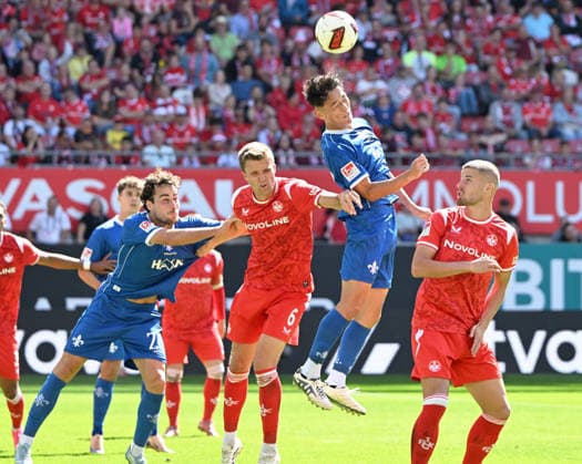 Fussball - 2. Bundesliga - Saison 2026 27 1. FC Kaiserslautern 05.09.2026 Fritz-Walter-Stadion 1. FC Kaiserslautern (fck) - SV Darmstadt 98 (da) 3:0 V.li: Christopher LANNERT (SV Darmstadt 98), Fabian KUNZE (1. FC Kaiserslautern), Hiroki AKIYAMA (SV Darmstadt 98), Jan ELVEDI (1. FC Kaiserslautern) 1. FC Kaiserslautern *** Soccer 2. Bundesliga 2026–27 Season 1 FC Kaiserslautern September 5, 2026 Fritz Walter Stadium 1 FC Kaiserslautern (FCK) vs. SV Darmstadt 98 (DA) 3–0 Win Referee: Christopher LANNERT (SV Darmstadt 98), Fabian KUNZE 1. FC Kaiserslautern, Hiroki AKIYAMA SV Darmstadt 98, Jan ELVEDI 1. FC Kaiserslautern 1. FC Kaiserslautern