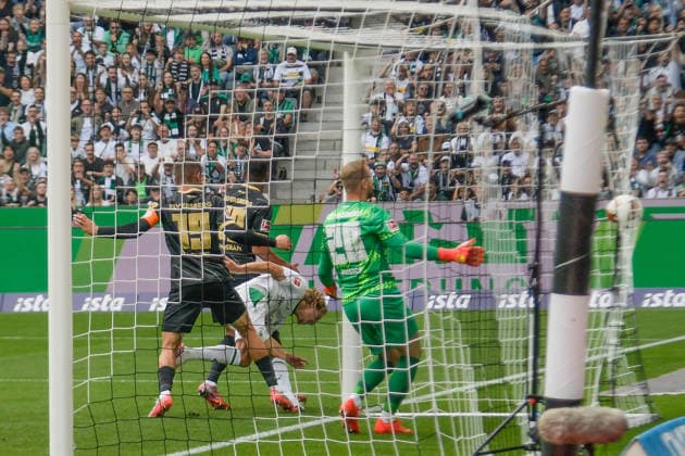 Hugo Bolin (Moenchengladbach 38) erzielt das Tor zum 1:0 05.09.2026 ¢ Fussball ¢ Borussia Moenchengladbach vs SV Elversberg, Borussia-Park, Moenchengladbach, DFB DFL REGULATIONS PROHIBIT ANY USE OF PHOTOGRAPHS AS IMAGE SEQUENCES AND OR QUASI-VIDEO NRW Germany *** Hugo Bolin of Mönchengladbach scores the goal on 05 09 2026 ¢ Soccer ¢ Borussia Mönchengladbach vs. SV Elversberg, Borussia Park, Mönchengladbach, DFB and DFL regulations prohibit any use of photographs as image sequences and or quasi-video. NRW, Germany Copyright: xpepphotox xHorstxMauelshagenx pep00321, pep_20260905_hm