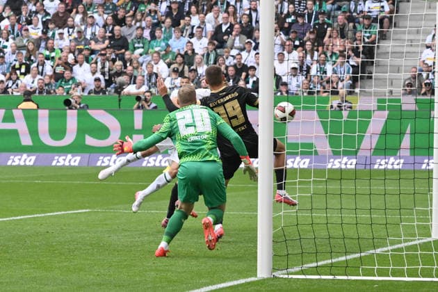 Hugo Bolin (Borussia Moenchengladbach), verd., erzielt das Tor zum 1:0 05.09.2026, Fussball 1. Bundesliga, Saison 2026 2027, 2. Spieltag, Borussia Mönchengladbach - SV Elversberg DFL regulations prohibit any use of photographs as image sequences and or quasi-video Moenchengladbach Ista-Borussia-Park Nordrhein Westfalen Deutschland *** Hugo Bolin of Borussia Mönchengladbach scores the goal on September 5, 2026, Soccer, 1. Bundesliga, 2026–2027 season, Matchday 2, Borussia Mönchengladbach vs. SV Elversberg. DFL regulations prohibit any use of photographs as image sequences and or quasi-video. Mönchengladbach, Borussia Park, North Rhine-Westphalia, Germany Team2