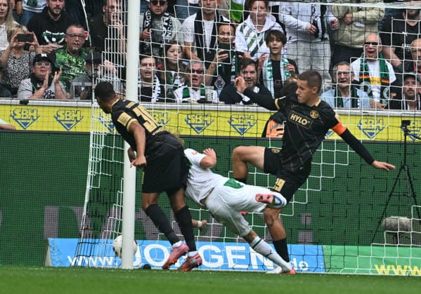 05.09.2026; Moenchengladbach; Fussball, Herren, Saison 2026 2027, Borussia Moenchengladbach vs. SV Elversberg Tor zum 1-0; Hugo Bolin (Gladbach, Mitte) nickt den ball zur Gladbacher Fuehrung ins Netz DFL regulations prohibit any use of photographs as image sequences and or quasi-video. ista-Borussia-Park Nordrhein-Westfalen Deutschland *** September 5, 2026, Mönchengladbach Soccer, Men s, 2026–2027 Season, Borussia Mönchengladbach vs. SV Elversberg Goal: 1–0 Hugo Bolin (Gladbach)—Mitte nods the ball into the net to give Gladbach the lead. DFL regulations prohibit any use of photographs as image sequences and or quasi-video. Borussia Park, North Rhine-Westphalia, Germany