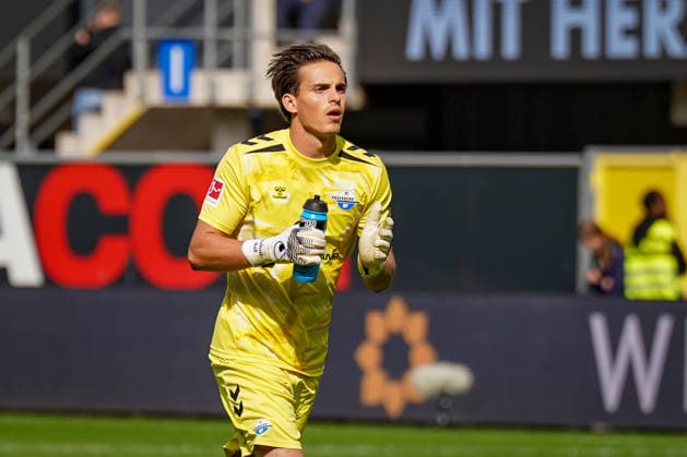 Deutschland: Fussball Bundesliga 2026 - 2027, 2. Spieltag - SC Paderborn 07 vs SC Freiburg - Home-Deluxe-Arena (Paderborn): Nahuel Noll (Paderborn 15) *** German Soccer Bundesliga 2026–2027, Matchday 2: SC Paderborn 07 vs. SC Freiburg at Home Deluxe Arena, Paderborn; Nahuel Noll, Paderborn 15 Copyright: xJOERANxSTEINSIEKx