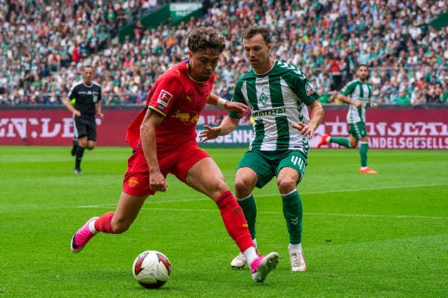 Neil El Aynaoui (RB Leipzig, 21), Youri Regeer (Werder Bremen, 44), Deutschland: Fussball, Bundesliga, Saison 2026 27, 2. Spieltag, 05.09.2026, Werder Bremen vs RB Leipzig, Weserstadion (Bremen) *** Neil El Aynaoui, RB Leipzig, 21; Youri Regeer, Werder Bremen, 44; German Soccer, Bundesliga, 2026–27 Season, Matchday 2, September 5, 2026, Werder Bremen vs. RB Leipzig, Weserstadion, Bremen Copyright: xLeonxFrickx