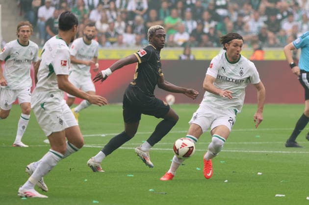 05.09.2026, Fussball, Herren, 1. Bundesliga, Saison 2026 2027, Borussia Mönchengladbach - SV 07 Elversberg, David Mokwa (SV 07 Elversberg), Joe Scally (Borussia Mönchengladbach) Mönchengladbach Ista-Borussia-Park Nordrhein-Westfalen Deutschland (DEU) *** September 5, 2026, Soccer, Men s, 1. Bundesliga, 2026–2027 season, Borussia Mönchengladbach vs. SV 07 Elversberg, David Mokwa (SV 07 Elversberg), Joe Scally (Borussia Mönchengladbach), Mönchengladbach, Borussia Park, North Rhine-Westphalia, Germany (DEU) Copyright: xSebastianxBachx