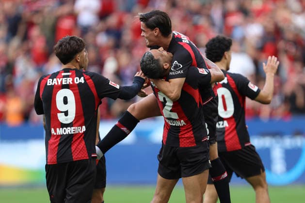 Facundo Medina (Bayer 04 Leverkusen) Torjubel,jubelt mit seiner Mannschaft nach dem Treffer zum 2:0 waehrend des Spiels der 1. Bundesliga zwischen Bayer 04 Leverkusen und 1. FC Union Berlin, BayArena am 05. September 2026 in Leverkusen, Deutschland. (Foto von Oliver Kaelke DeFodi Images) +++ Facundo Medina (Bayer 04 Leverkusen) celebrates after scoring his team s second goal with teammates during the Bundesliga match between Bayer 04 Leverkusen and 1. FC Union Berlin at BayArena on September 5, 2026 in Leverkusen, Germany. (Photo by Oliver Kaelke DeFodi Images) DFB DFL REGULATIONS PROHIBIT ANY USE OF PHOTOGRAPHS AS IMAGE SEQUENCES AND OR QUASI-VIDEO. (Photo by Oliver Kaelke DeFodi Images) - *** Facundo Medina of Bayer 04 Leverkusen celebrates with his teammates after scoring the 2-0 goal during the Bundesliga match between Bayer 04 Leverkusen and 1. FC Union Berlin at BayArena on September 5, 2026, in Leverkusen, Germany. Photo by Oliver Kaelke, DeFodi Images. Facundo Medina of Bayer 04 Leverkusen celebrates with his teammates after scoring his team’s second goal during the Bundesliga match between Bayer 04 Leverkusen and 1. FC Union Berlin at BayArena on September 5, 2026 in Leverkusen, Germany. Photo by Oliver Kaelke, DeFodi Images. DFB and DFL regulations prohibit any use of photographs as image sequences and or quasi-video. Photo by Oliver Kaelke, DeFodi Images.