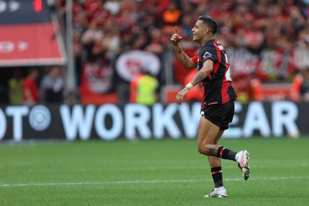 Facundo Medina (Bayer 04 Leverkusen) Torjubel, jubelt nach seinem Treffer zum 2:0 waehrend des Spiels der 1. Bundesliga zwischen Bayer 04 Leverkusen und 1. FC Union Berlin, BayArena am 05. September 2026 in Leverkusen, Deutschland. (Foto von Oliver Kaelke DeFodi Images) +++ Facundo Medina (Bayer 04 Leverkusen) celebrates after scoring his team s second goal during the Bundesliga match between Bayer 04 Leverkusen and 1. FC Union Berlin at BayArena on September 5, 2026 in Leverkusen, Germany. (Photo by Oliver Kaelke DeFodi Images) DFB DFL REGULATIONS PROHIBIT ANY USE OF PHOTOGRAPHS AS IMAGE SEQUENCES AND OR QUASI-VIDEO. (Photo by Oliver Kaelke DeFodi Images) - *** Facundo Medina of Bayer 04 Leverkusen celebrates his goal, making the score 2–0, during the Bundesliga match between Bayer 04 Leverkusen and 1. FC Union Berlin, BayArena on September 5, 2026, in Leverkusen, Germany. Photo by Oliver Kaelke, DeFodi Images. Facundo Medina of Bayer 04 Leverkusen celebrates after scoring his team’s second goal during the Bundesliga match between Bayer 04 Leverkusen and 1. FC Union Berlin at BayArena on September 5, 2026 in Leverkusen, Germany. Photo by Oliver Kaelke, DeFodi Images. DFB and DFL regulations prohibit any use of photographs as image sequences and or quasi-video. Photo by Oliver Kaelke, DeFodi Images