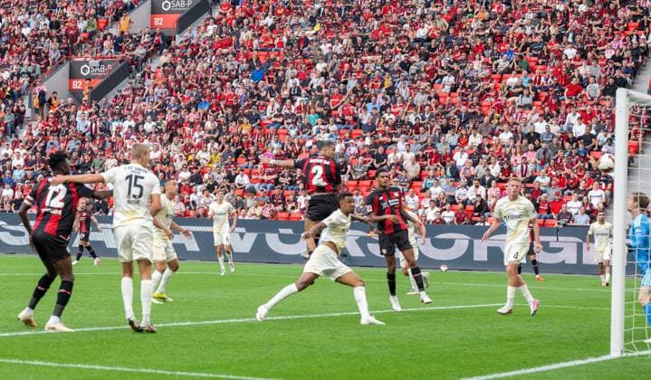 Fußball, Herren, Saison 2026 2027, 1. Bundesliga (2. Spieltag), Bayer 04 Leverkusen - 1. FC Union Berlin, Facundo Medina (2 Bayer 04 Leverkusen) erzielt das Tor zum 2:0 gegen Felix Uduokhai (1. FC Union Berlin) und Torwart Frederik Rönnow (1. FC Union), 05.09.2026, *** Soccer, Men s, 2026–2027 Season, Bundesliga 1, Matchday 2, Bayer 04 Leverkusen 1 FC Union Berlin, Facundo Medina (2) of Bayer 04 Leverkusen scores the goal to make it 2–0 against Felix Uduokhai (1) of FC Union Berlin and goalkeeper Frederik Rönnow (1) of FC Union, September 5, 2026, Copyright: xMatthiasxKochx