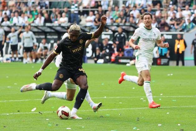 05.09.2026, Fussball, Herren, 1. Bundesliga, Saison 2026 2027, Borussia Mönchengladbach - SV 07 Elversberg, Torschuss zum 1:1, Torschütze: David Mokwa (SV 07 Elversberg) Mönchengladbach Ista-Borussia-Park Nordrhein-Westfalen Deutschland (DEU) *** September 5, 2026, Soccer, Men s, 1. Bundesliga, 2026–2027 season, Borussia Mönchengladbach vs. SV 07 Elversberg, shot on goal for the 1–1 tie, goal scorer David Mokwa, SV 07 Elversberg vs. Mönchengladbach, at Borussia Park, North Rhine-Westphalia, Germany (DEU) Copyright: xSebastianxBachx