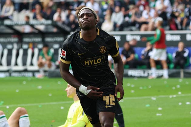 05.09.2026, Fussball, Herren, 1. Bundesliga, Saison 2026 2027, Borussia Mönchengladbach - SV 07 Elversberg, Torjubel zum 1:1, Torschütze: David Mokwa (SV 07 Elversberg) Mönchengladbach Ista-Borussia-Park Nordrhein-Westfalen Deutschland (DEU) *** September 5, 2026, Soccer, Men s, 1. Bundesliga, 2026–2027 season, Borussia Mönchengladbach vs. SV 07 Elversberg, goal celebration after the 1–1 equalizer, goal scorer David Mokwa, SV 07 Elversberg vs. Mönchengladbach, live at Borussia Park, North Rhine-Westphalia, Germany (DEU) Copyright: xSebastianxBachx