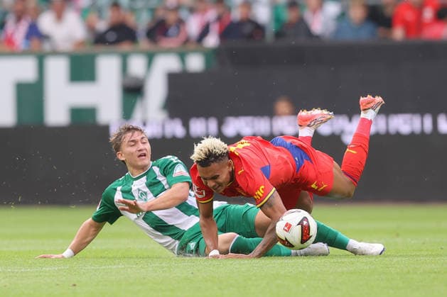 05.09.2026, xtgx, Fussball, 1. Bundesliga, SV Werder Bremen - RB Leipzig, v.l. Chuki (Bremen, 20), Antonio Nusa (Leipzig) Zweikampf, Duell, Kampf, tackle (DFL DFB REGULATIONS PROHIBIT ANY USE OF PHOTOGRAPHS as IMAGE SEQUENCES and or QUASI-VIDEO) Bremen *** September 5, 2026, xtgx, Soccer, 1st Bundesliga, SV Werder Bremen vs. RB Leipzig, from left: Chuki (Bremen), 20, Antonio Nusa (Leipzig)—tackle, duel, battle, DFL DFB REGULATIONS PROHIBIT ANY USE OF PHOTOGRAPHS AS IMAGE SEQUENCES AND OR QUASI-VIDEO Bremen
