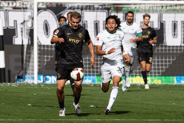 Mönchengladbach, Deutschland 03. Mai 2026: 1. BL - 2026 2027 - Sp. 2 - Borussia Mönchengladbach gegen SV Elversberg Im Bild: v. li. im Zweikampf Lasse Günther Guenther (SV) und Wael Mohya (BMG) DFL DFB regulations prohibit any use of photographs as image sequences and or quasi-video. ista-Borussia Park Nordrhein Westfalen *** Mönchengladbach, Germany May 3, 2026 Bundesliga 2026–2027 Matchday 2: Borussia Mönchengladbach vs. SV Elversberg Pictured from left in a tackle: Lasse Günther (SV) and Wael Mohya (BMG). DFL and DFB regulations prohibit any use of photographs as image sequences and or quasi-video content. Borussia Park, North Rhine-Westphalia Copyright: xFotostandx xGörtzx