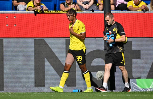 Filippo Mane Borussia Dortmund BVB (39) verletzt Verletzung muss vom Platz TSG 1899 Hoffenheim vs Borussia Dortmund BVB 05.09.2026 DFL REGULATIONS PROHIBIT ANY USE OF PHOTOGRAPHS AS IMAGE SEQUENCES AND OR QUASI-VIDEO TSG 1899 Hoffenheim vs Borussia Dortmund BVB *** Filippo Mane, Borussia Dortmund (BVB), 39, injured; had to leave the field; TSG 1899 Hoffenheim vs. Borussia Dortmund (BVB), September 5, 2026. DFL regulations prohibit any use of photographs as image sequences and or quasi-video content.EO TSG 1899 Hoffenheim vs. Borussia Dortmund BVB