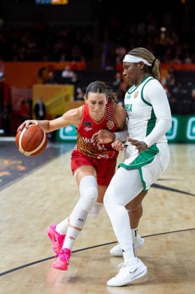 Reka Lelik (Ungarn, 21) im Dribbling gegen Amy Okonkwo (Nigeria, 00), GER, Nigeria vs. Ungarn, Basketball, FIBA Women s World Cup 2026, Gruppenphase, Spieltag 2, 05.09.2026 GER, Nigeria vs. Ungarn, Basketball, FIBA Women s World Cup 2026, Gruppenphase, Spieltag 2, 05.09.2026 Berlin Copyright: xEibner-Pressefoto MaxxVincenx EP_MVN