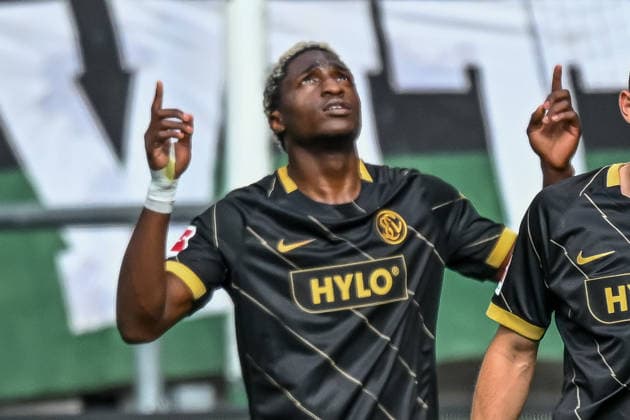David Mokwa (Elversberg 42) jubelt nach dem Tor zum 1:1 05.09.2026 ¢ Fussball ¢ Borussia Moenchengladbach vs SV Elversberg, Borussia-Park, Moenchengladbach, DFB DFL REGULATIONS PROHIBIT ANY USE OF PHOTOGRAPHS AS IMAGE SEQUENCES AND OR QUASI-VIDEO NRW Germany *** David Mokwa of Elversberg, age 42, celebrates after scoring a goal on 05 09 2026 ¢ Soccer ¢ Borussia Mönchengladbach vs. SV Elversberg, Borussia Park, Mönchengladbach, DFB and DFL regulations prohibit any use of photographs as image sequences and or quasi-video. NRW, Germany Copyright: xpepphotox xHorstxMauelshagenx pep00321, pep_20260905_hm