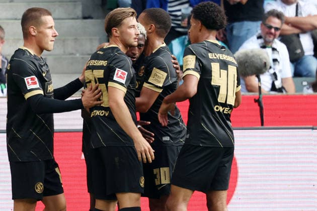 05.09.2026, xrekx, Fussball 1.Bundesliga, Borussia Moenchengladbach - SV Elversberg v.l. Torjubel nach dem Tor zum celebrating the goal celebrate 1:1 durch David Mokwa (SV 07 Elversberg) mit Lukas Pinckert (SV 07 Elversberg) Lukas Petkov (SV 07 Elversberg) (DFL DFB REGULATIONS PROHIBIT ANY USE OF PHOTOGRAPHS as IMAGE SEQUENCES and or QUASI-VIDEO) Moenchengladbach *** September 5, 2026, xrekx, Soccer, Bundesliga 1, Borussia Mönchengladbach vs. SV Elversberg: Goal celebration after David Mokwa’s goal for SV 07 Elversberg (1–1), featuring Lukas Pinckert and Lukas Petkov of SV 07 Elversberg. DFL and DFB regulations prohibit any use of PHOTOGRAPHS as IMAGE SEQUENCES and or QUASI-VIDEO Mönchengladbach