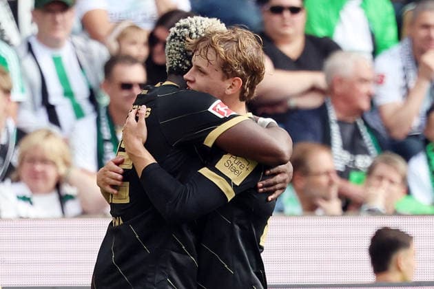 05.09.2026, xrekx, Fussball 1.Bundesliga, Borussia Moenchengladbach - SV Elversberg v.l. Torjubel nach dem Tor zum celebrating the goal celebrate 1:1 durch David Mokwa (SV 07 Elversberg) mit Cole Campbell (SV 07 Elversberg) (DFL DFB REGULATIONS PROHIBIT ANY USE OF PHOTOGRAPHS as IMAGE SEQUENCES and or QUASI-VIDEO) Moenchengladbach *** September 5, 2026, xrekx, Soccer, Bundesliga 1, Borussia Mönchengladbach vs. SV Elversberg: Goal celebration after David Mokwa scored the 1-1 goal for SV 07 Elversberg, with Cole Campbell of SV 07 Elversberg. DFL and DFB regulations prohibit any use of photographs as image sequencesand or QUASI-VIDEO Mönchengladbach