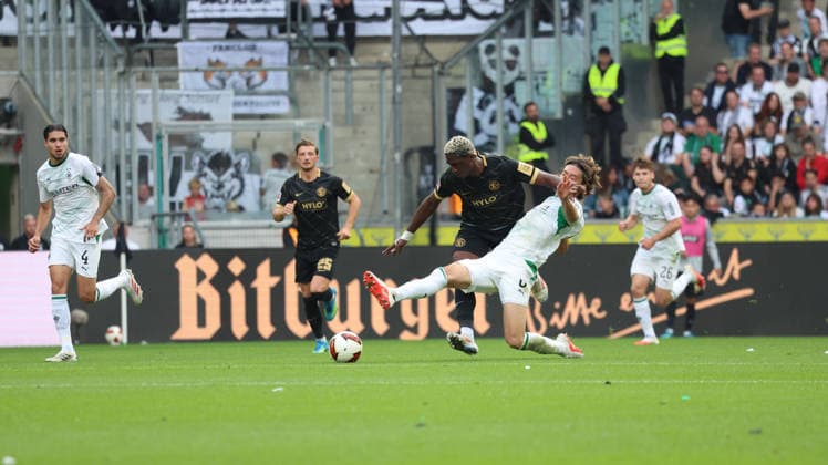 05.09.2026, xrekx, Fussball 1.Bundesliga, Borussia Moenchengladbach - SV Elversberg v.l. David Mokwa (SV 07 Elversberg) Ko Itakura (Borussia Moenchengladbach) Zweikampf, Aktion, action, battle for the ball (DFL DFB REGULATIONS PROHIBIT ANY USE OF PHOTOGRAPHS as IMAGE SEQUENCES and or QUASI-VIDEO) Moenchengladbach *** September 5, 2026, xrekx, Soccer, 1st Bundesliga, Borussia Mönchengladbach vs. SV Elversberg, David Mokwa (SV 07 Elversberg) vs. Ko Itakura (Borussia Mönchengladbach), tackle, Action, battle for the ball. DFL and DFB regulations prohibit any use of photographs as image sequences and or quasi-video. Mönchengladbach
