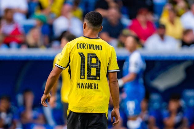 1. Bundesliga, 2. Spieltag, TSG 1899 Hoffenheim vs. Borussia Dortmund am 05.09.2026 Ethan Nwaneri debut erster Einsatz Einwechselung WICHTIGER HINWEIS: Gemäß den Vorgaben der DFL und des DFB ist es untersagt, in dem Stadion und oder vom Spiel angefertigte Fotoaufnahmen in Form von Sequenzbildern und oder videoähnlichen Fotostrecken zu verwerten bzw. verwerten zu lassen. *** Bundesliga 1, Matchday 2, TSG 1899 Hoffenheim vs. Borussia Dortmund on September 5, 2026—Ethan Nwaneri’s debut, first appearance, came off the bench. IMPORTANT NOTICE: In accordance with DFL and DFB regulations, it is prohibited to use or allow the use of photographs taken in the stadium and or during the game in the form of sequential images and or video-like photo sequences. Copyright: xBahhoxKarax