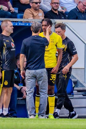 1. Bundesliga, 2. Spieltag, TSG 1899 Hoffenheim vs. Borussia Dortmund am 05.09.2026 Filippo Mane mit einer Verletzung und Auswechselung verletzt sich mit Niko Kovac WICHTIGER HINWEIS: Gemäß den Vorgaben der DFL und des DFB ist es untersagt, in dem Stadion und oder vom Spiel angefertigte Fotoaufnahmen in Form von Sequenzbildern und oder videoähnlichen Fotostrecken zu verwerten bzw. verwerten zu lassen. *** Bundesliga 1, Matchday 2, TSG 1899 Hoffenheim vs. Borussia Dortmund on September 5, 2026—Filippo Mane suffers an injury and is substituted; Niko Kovac is also injured. IMPORTANT NOTICE: In accordance with the guidelines of the DFL and the DFB, it is prohibited to use or allow the use of photographs taken in the stadium and or during the game in the form of sequential images and or video-like photo series Copyright: xBahhoxKarax