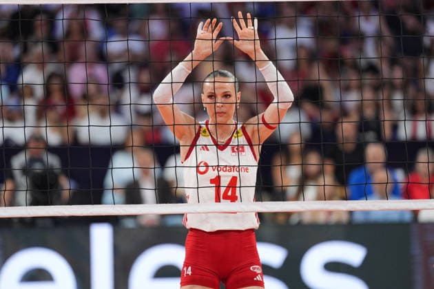 Turkiye v Serbia - CEV EuroVolley 2026 ISTANBUL, TURKIYE - SEPTEMBER 5: Eda Erdem (14) of Turkiye in action during the CEV Women s European Volleyball Championship semifinal match between Turkiye and Serbia at Sinan Erdem Sports Hall in Istanbul, Turkiye, on September 5, 2026. Cemal Yurttas Anadolu Istanbul Turkey. Editorial use only. Please get in touch for any other usage.  Copyright: x2026xAnadoluxCemalxYurttasx